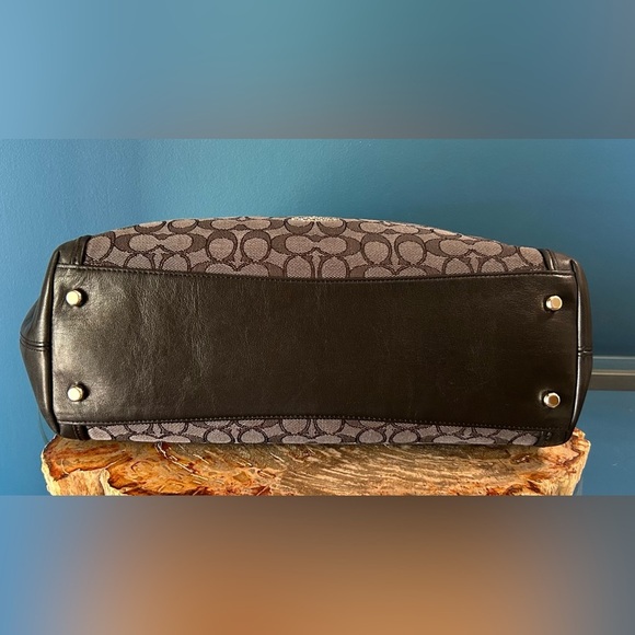 Coach Edie Signature Jacquard Hobo Shoulder Bag 33523 EUC - Picture 14 of 17